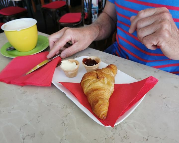 Cafe Montmartre